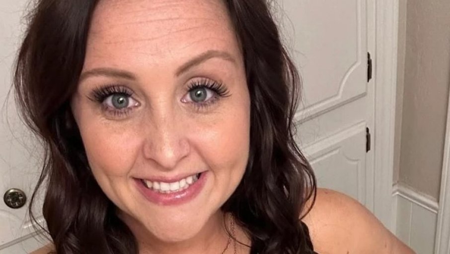 MAJKA TROJE DECE POPILA KOKTEL U BARU, MUČILA SE, PA UMRLA NAKON 2 GODINE: Usta su joj gorela