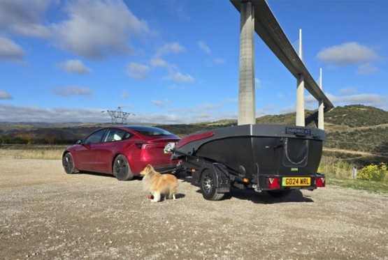 Težina od samo 340 kg: Krovni šator postaje mini-kamper