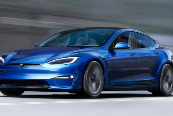 Tesla poklekao: Uvodi Apple Carplay u automobile