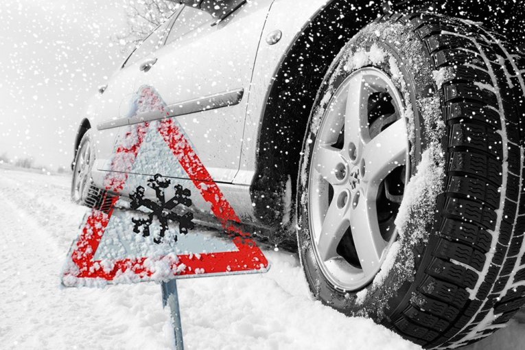 RHMZ IZDAO HITNO UPOZORENJE! Ogromne padavine stižu, sneg već blokirao puteve širom Srbije!