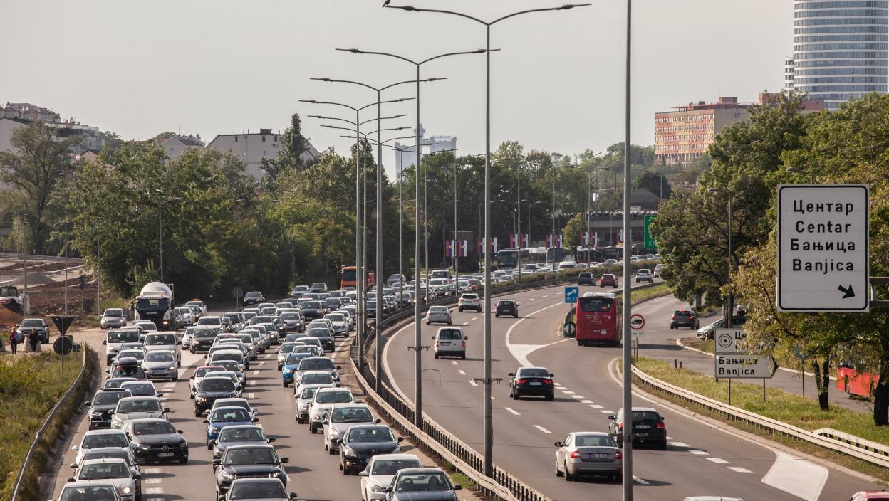 U Beogradu ponovo sve stoji: Ako ste planirali vožnju ovim delovima grada naoružajte se strpljenjem
