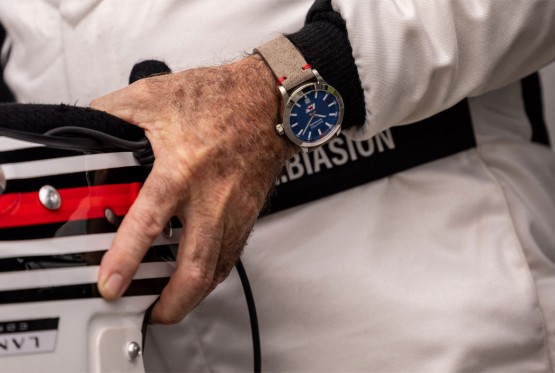 Lancia umjesto da lansira automobile pravi satove