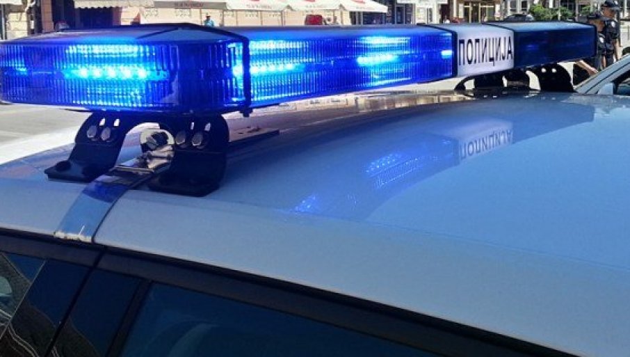 Vozač automobila izvučen iz smrskanog automobila i prebačen na reanimaciju