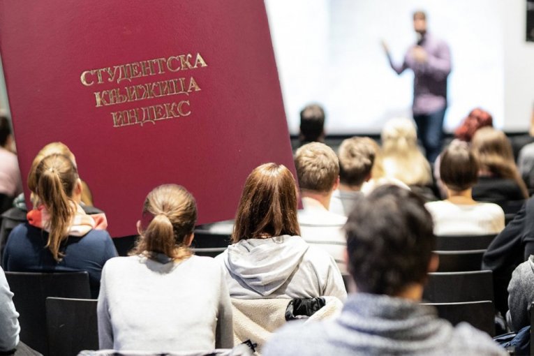 Produžen rok za isplatu dela školarine samofinansirajućim studentima!