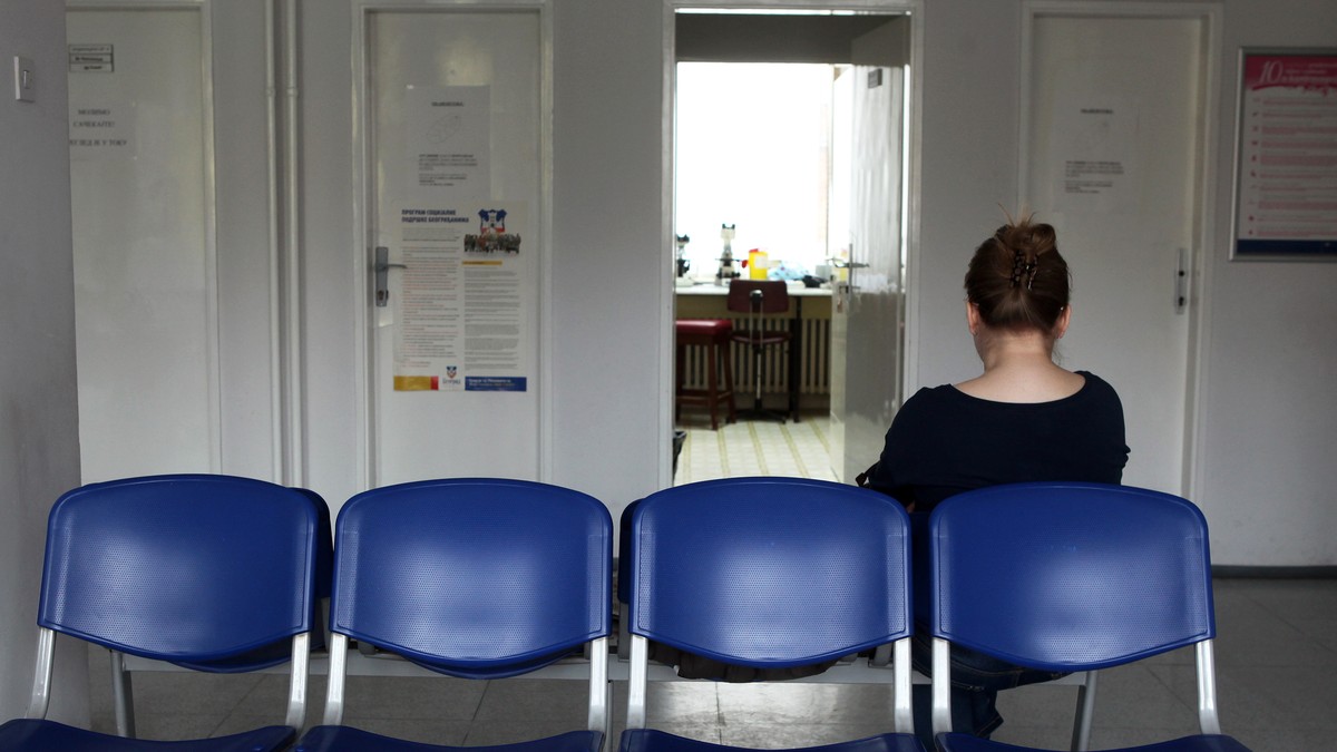 Medicinska sestra iz Doma zdravlja Bosanski Petrovac optužena da je rane previjala molerskom trakom