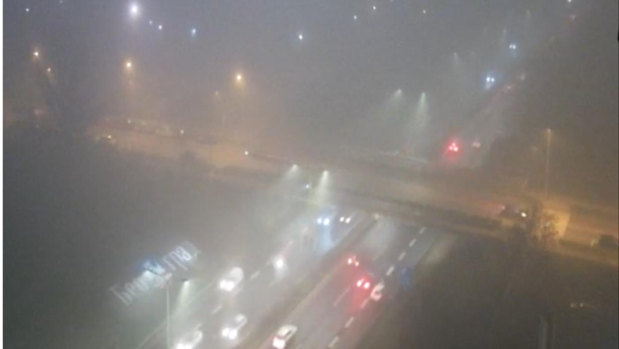 Ne vidi se prst pred okom: Na ovim deonicama alarmantno, vidljivost smanjena na svega nekoliko metara