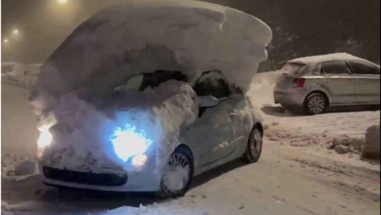 Na pojedinim mestima više od tri metra snega: Sve je pod belim pokrivačem, putevi su zatrpani, a tuneli zatvoreni