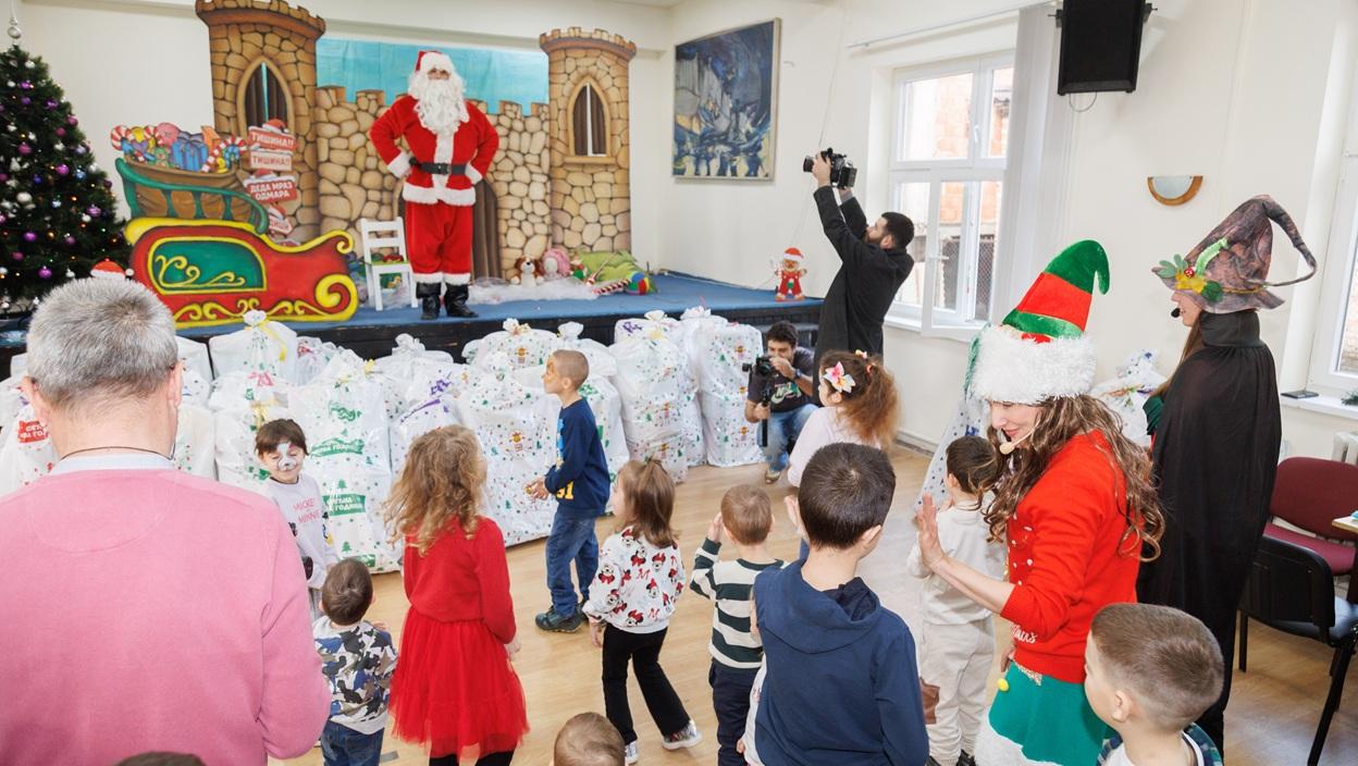 NOVOGODIŠNJA ČAROLIJA“ I PAKETIĆI ZA MALIŠANE ZAPOSLENIH „GRADSKE ČISTOĆE