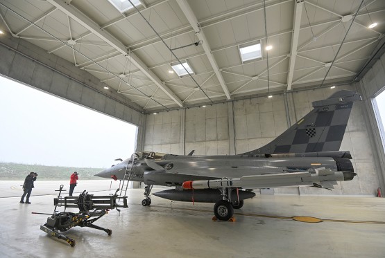 Rafale "zaribao" na nebu iznad Zagreba, Ministarstvo ćuti