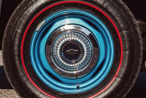 Zašto neki novi automobili i dalje imaju doboš kočnice pozadi?