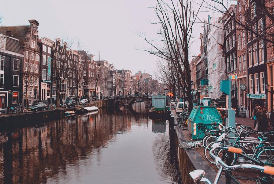 Amsterdam zabranjuje oglašavanje dizelaša i benzinca na panoima