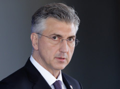 Ukrajina ne treba da potroši kap mastila za dokument kojim bi predala teritoriju