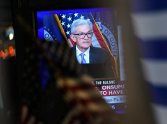 Američki FED zadržaokamatnu stopu na istom nivou zbog još uvek visoke inflacije