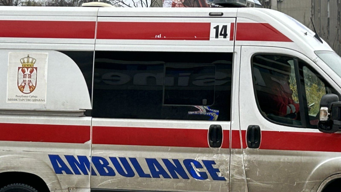 Saobraćajna nesreća u Zemunu: Dve osobe povređene