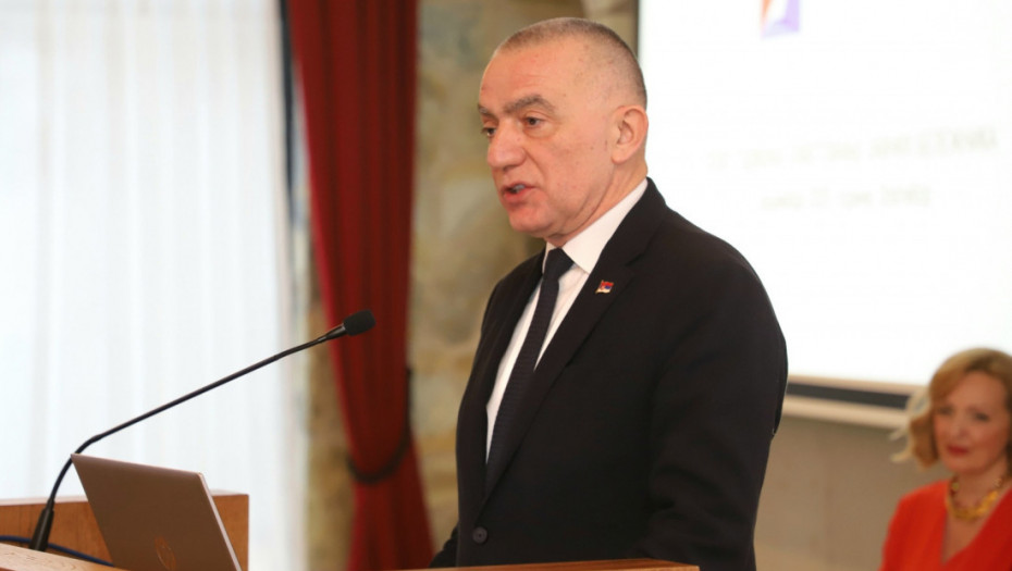 Napad na Srbe u Dečanima zahteva hitnu reakciju