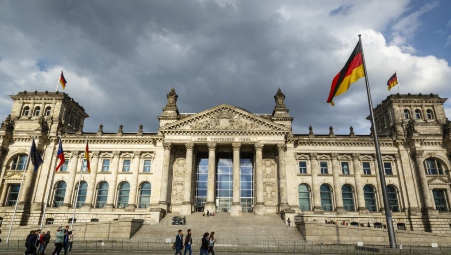 Nemačke kompanije gotovo prepolovile ulaganja u SAD od Trampovog povratka na vlast