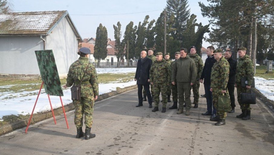 Tom prilikom istakao značaj ulaganja u podizanje standarda pripadnika Vojske Srbijee