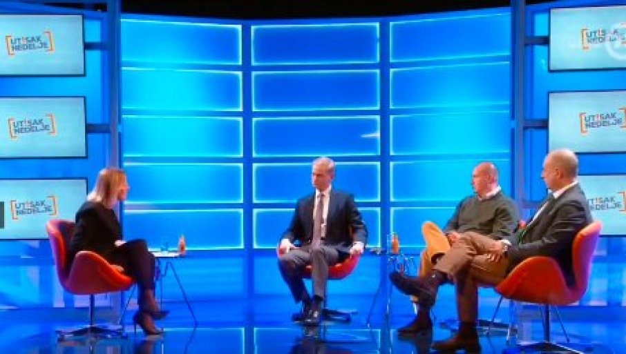 BLOKADERI OBEĆAVAJU: "Ako dođemo na vlast uvešćemo sankcije Rusiji! I sad bismo to uradili u Parlamentu ali nas je sprečio SNS!"