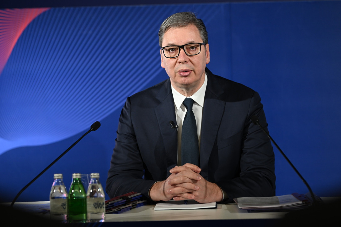 Obraća se predsednik Vučić