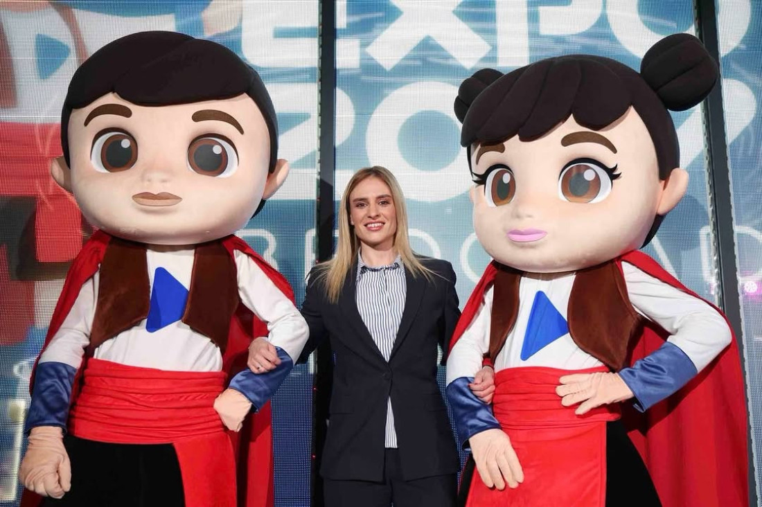 Stamenkovski sa maskotama EXPO 2027