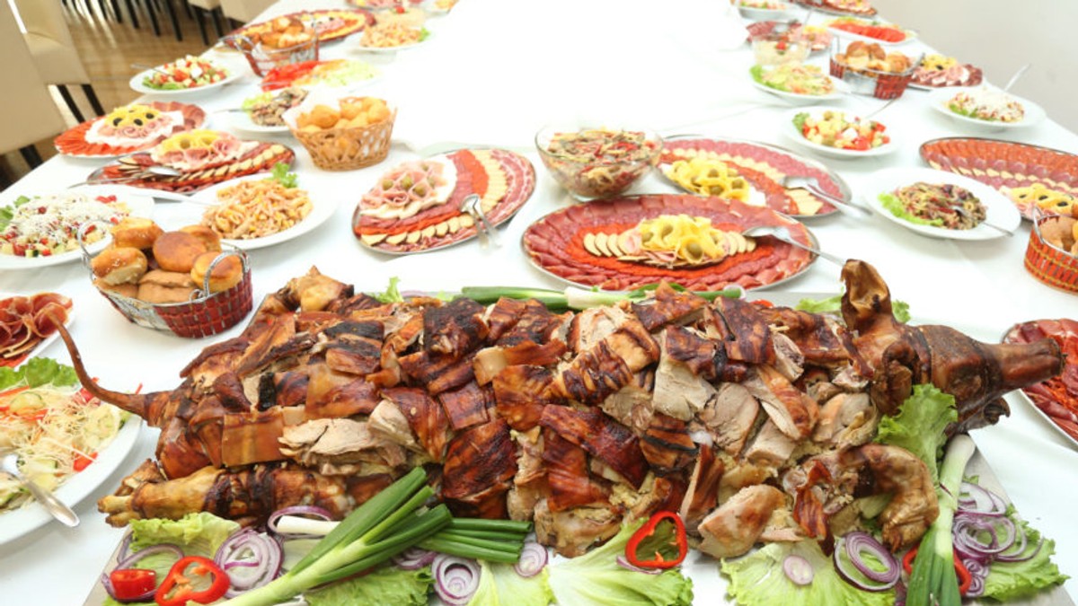 Šta se dešava telu kad se prejedemo za Božić, i zašto može da bude opasno