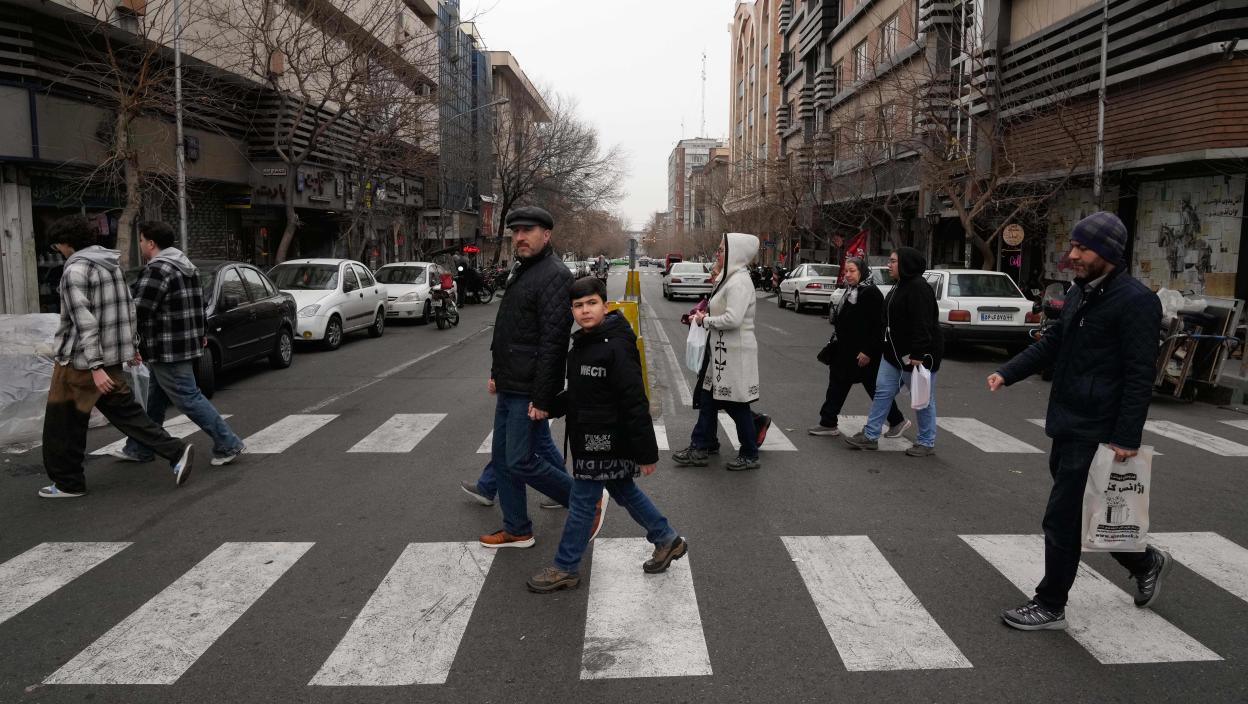 SAD prebacuju nosač aviona u Persijski zaliv, zemlje regiona upozoravaju na velike posledice u slučaju rata, još nije poznato šta je Tramp odlučio