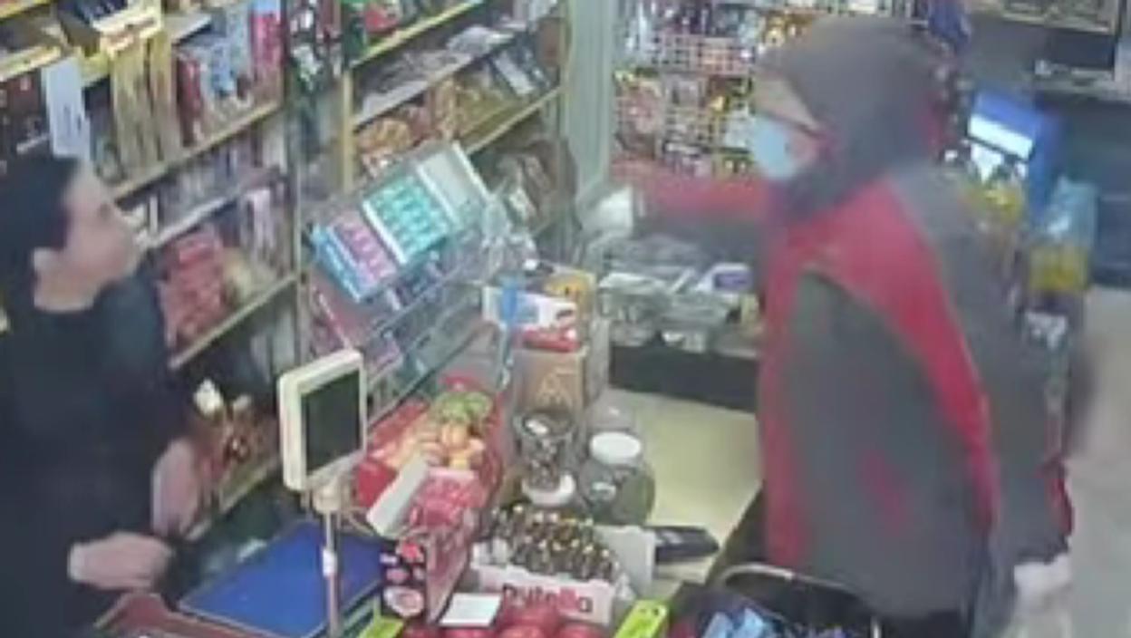 (VIDEO) Nožem nasrnuo na radnicu u prodavnici: Jeziv pokušaj pljačke u Žarkovu