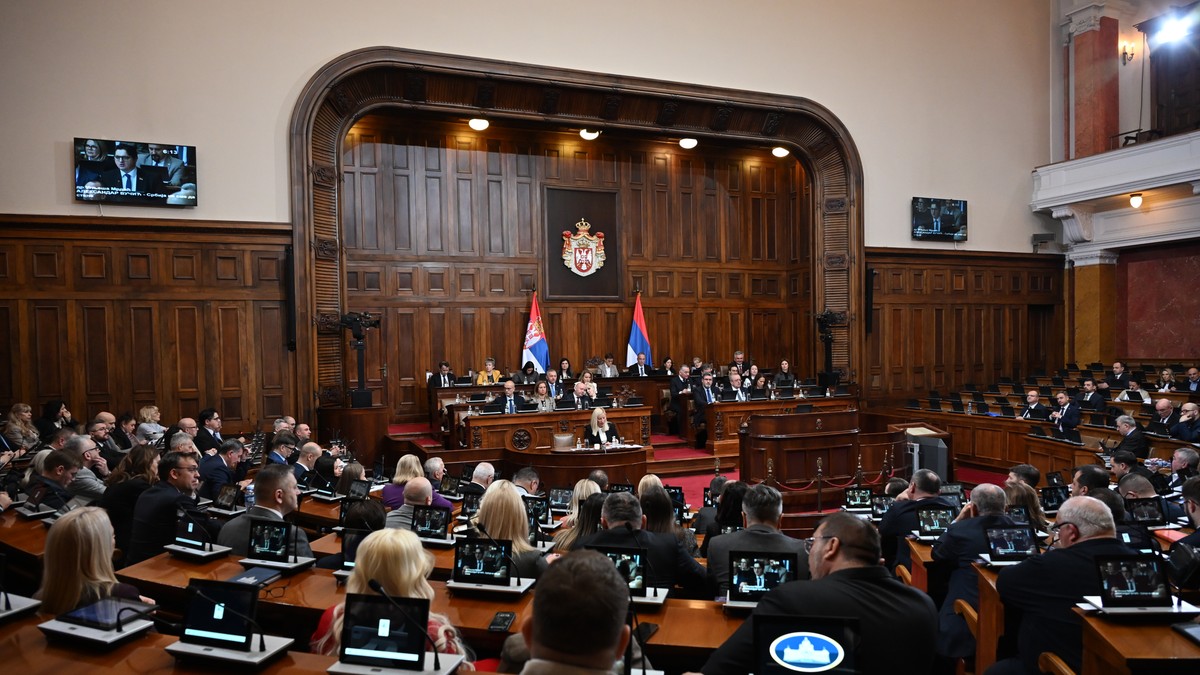 Skupština Srbije danas nastavlja sednicu raspravom o 25 tačaka dnevnog reda