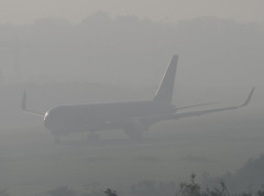 Nemačka: Na aerodromu u Minhenu 500 putnika zarobljeno u avionima