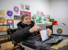 U Kosovskoj Mitrovici određeno zadržavanje do 48 sati za 34 osobe osumnjičene za manipulaciju glasovima