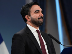 Dva policajca povređena u „grudvanju“, Mamdani: Grudvanje nije krivično delo