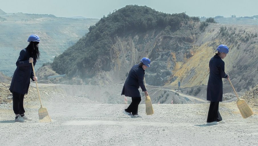 IZLOŽBA UMETNIČKOG DUA „DISTRUKTURA“ U NOVOM SADU : „Nejednake geografije“ u Studentskom kulturnom centru