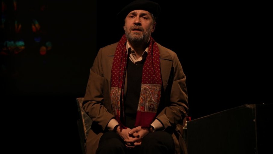 A KUD ĆU SAD JA – crtica povodom predstave „Bašta sljezove boje“