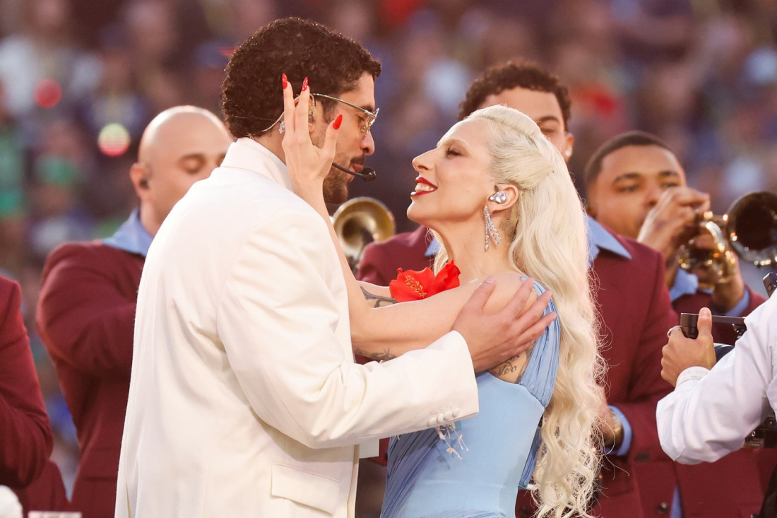 Lejdi Gaga u haljini sa porukom na Superboulu 2026