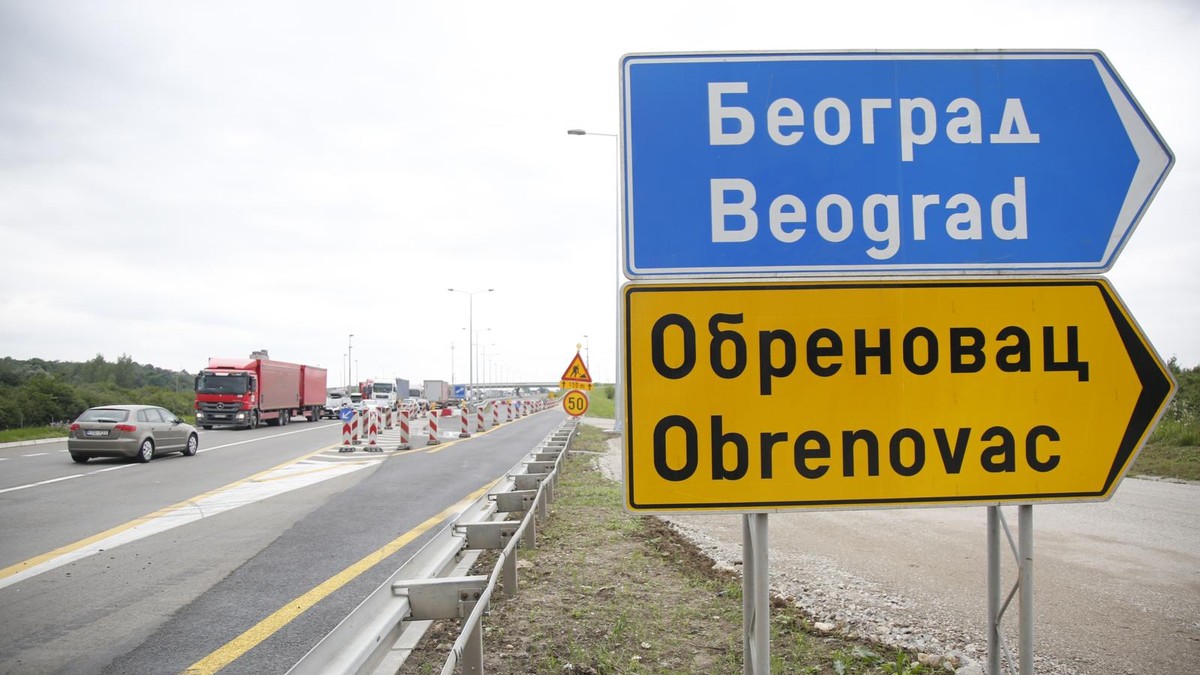 Dve devojke ukrale autobus: Nesvakidašnji slučaj u Obrenovcu