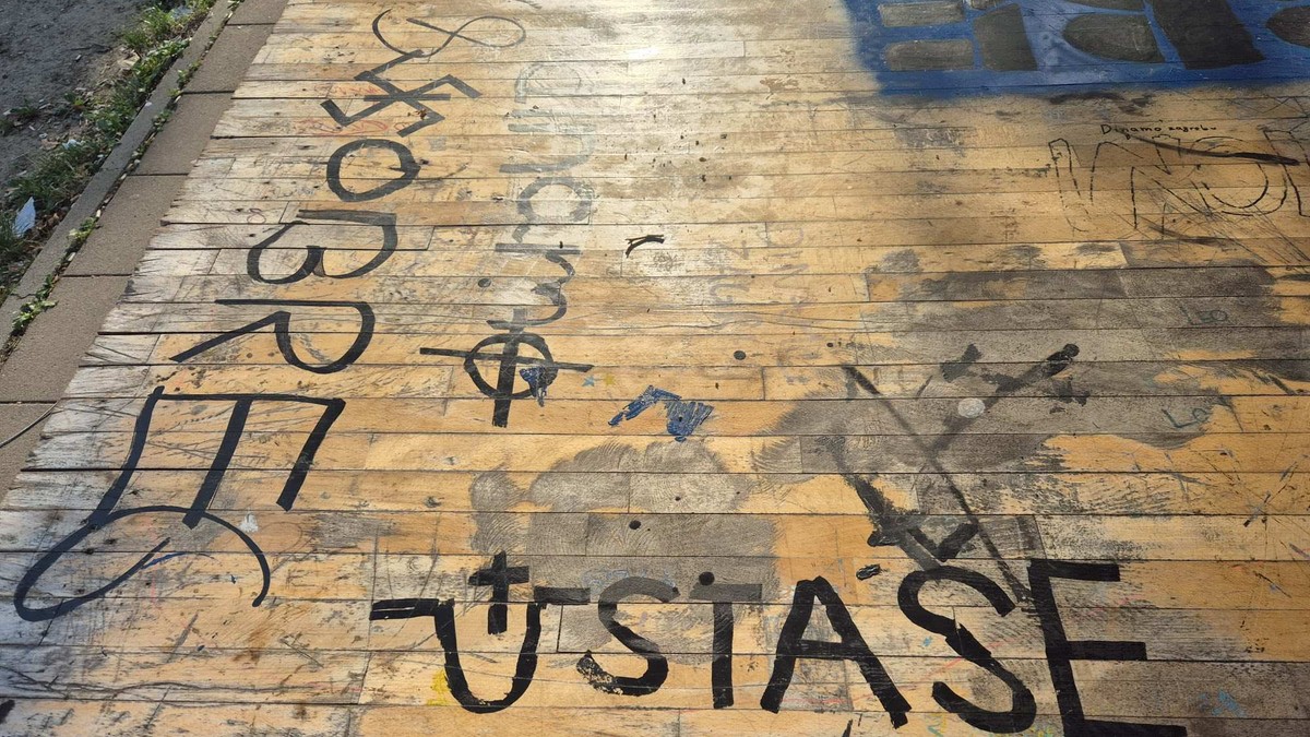 U blizini osnovne škole u Zagrebu osvanuli grafiti sa porukama mržnje prema Srbima