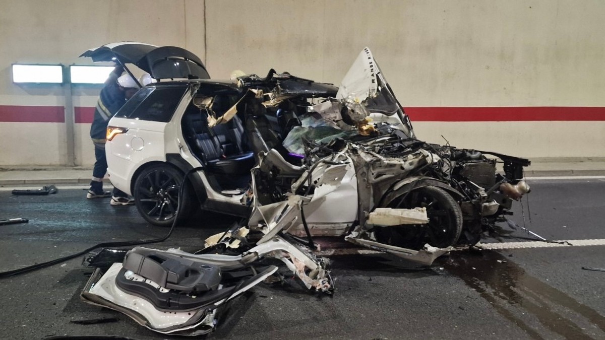 Jeziv prizor na auto-putu Miloš Veliki: Land rover zgužvan kao limenka (Foto, Video)