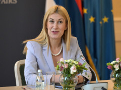 Politička scena Srbije zaslužuje ozbiljnu raspravu, a ne uvrede