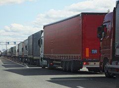 Teretna vozila na graničnom prelazu Batrovci čekaju četiri sata na izlaz