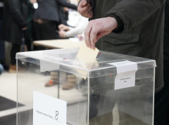 U Bajinoj Bašti izlaznost do 14 časova 52 odsto, u Smederevskoj Palanci 41, u Majdanpeku 40,06