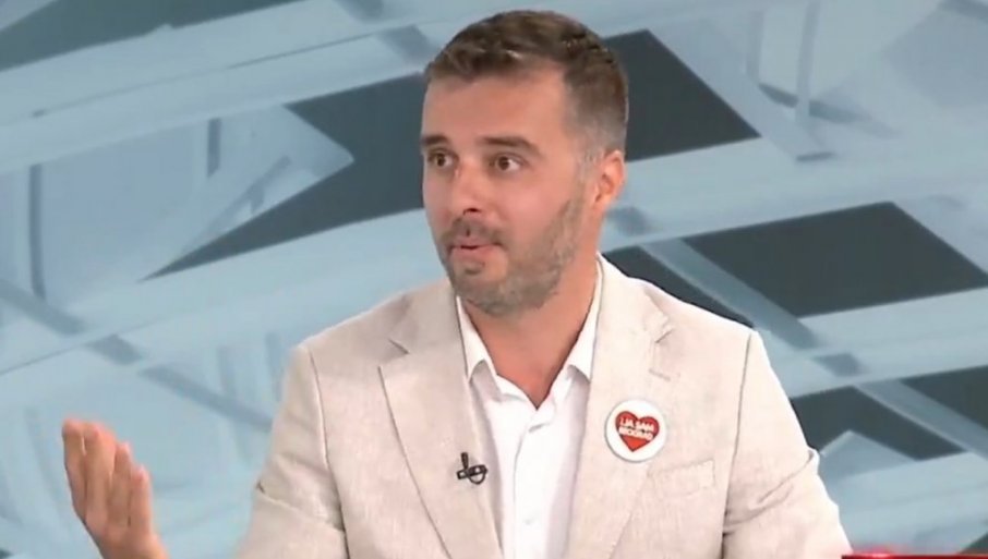 Manojlović pokušava na ratu koji je pogodio Bliski istok da sakupi politčke poene (FOTO)