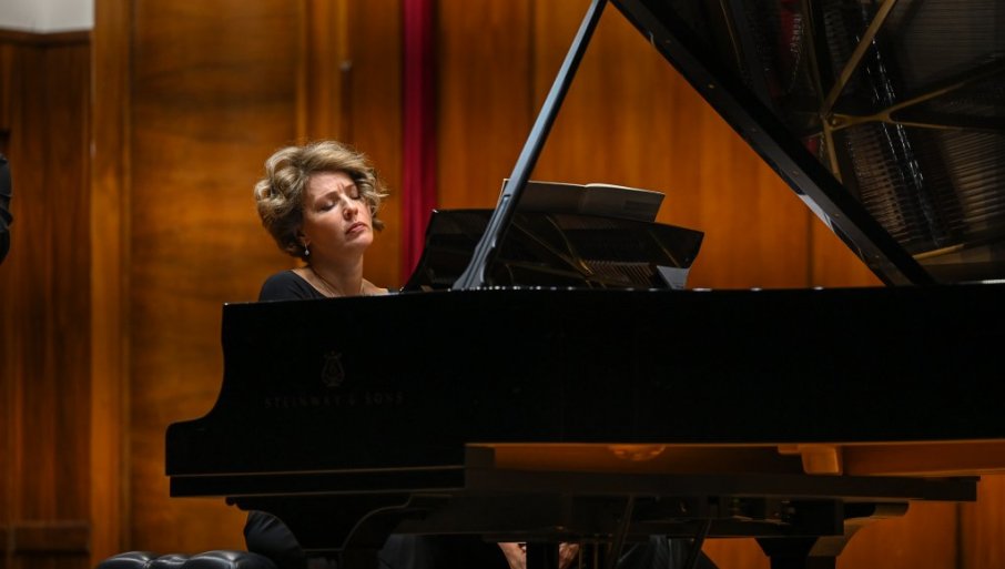 PO DIRKAMA NE „PUTUJE“ LOGIKA, VEĆ OSEĆANJA: Intervju