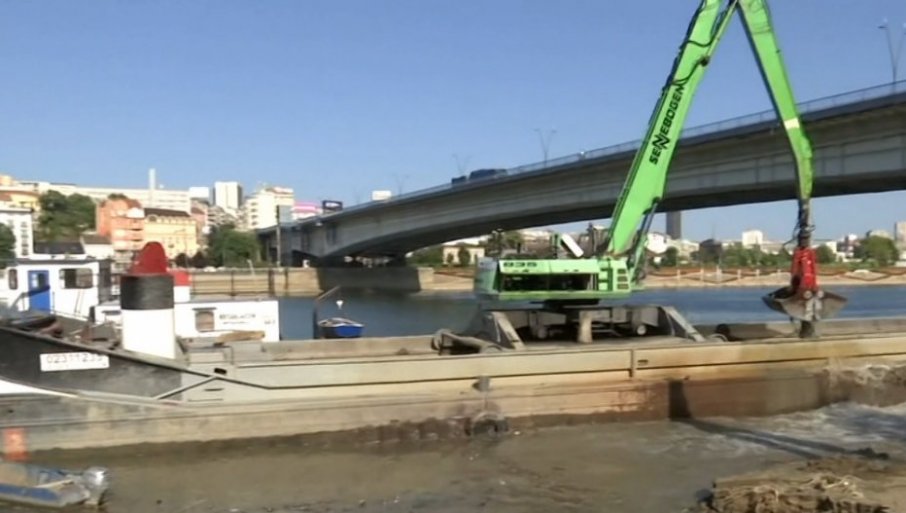 U toku čišćenje leve obale Save, ekipe renutno kod SC „25. maj“