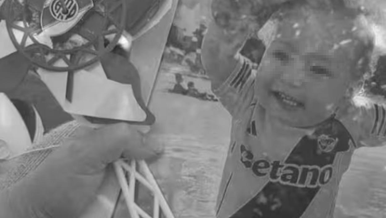 Dečak (1) preminuo nakon što se ugušio veštačkim noktom majke