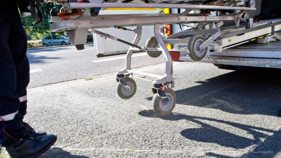 Mladić preminuo u saobraćajnoj nesreći u Novom Sadu