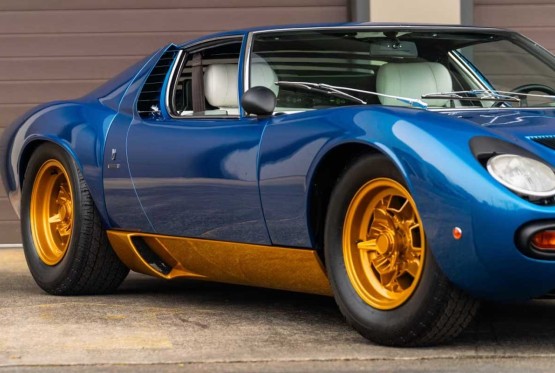 Restaurirani Lamborghini Miura SV ide na aukciju