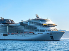 Evakuisano 30 putnika sa kruzera koji se nasukao na koralni greben na Fidžiju