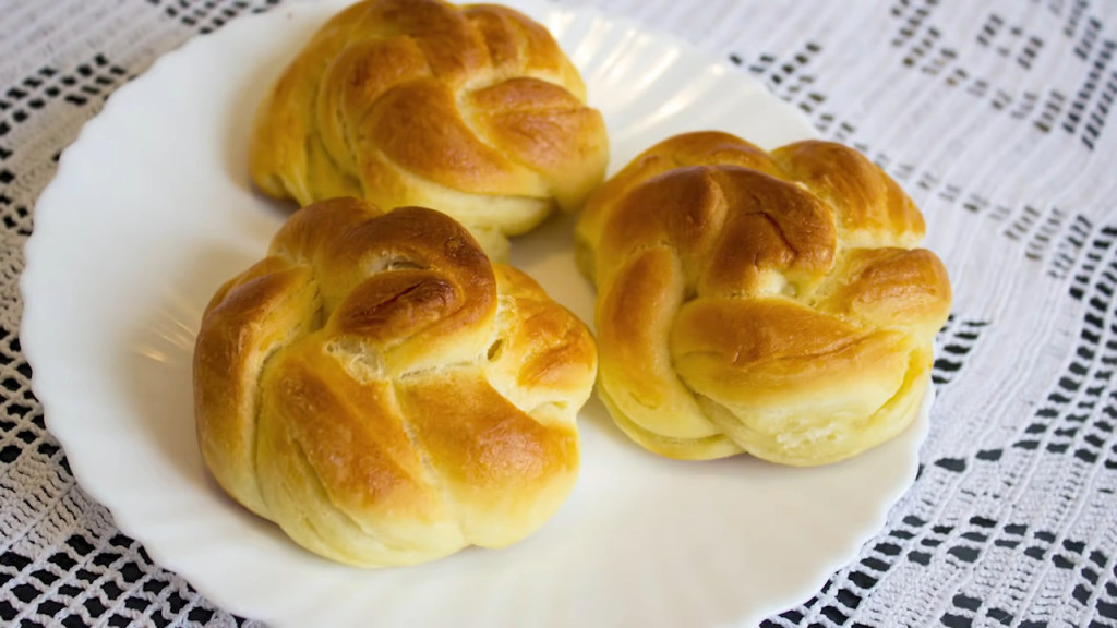 Recept dana: Milbrot – slatki mlečni uskršnji hleb