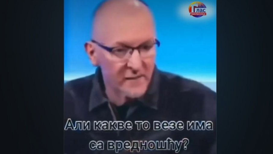 Visokorangirani kandidat Studentske liste Dejan Ilić u borbi protiv ćirilice