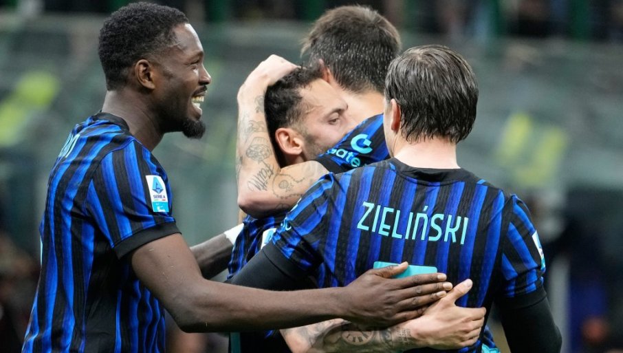 INTERU PRIJALA PAUZA: "Neroazuri" razbili Romu, nastavljaju da gaze ka tituli (FOTO/VIDEO)